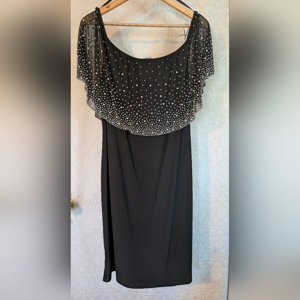 Roz & Ali Little Black Dress With Sheer Beaded Cape Neck Sleeve Detail Sz.Large - Picture 11 of 16